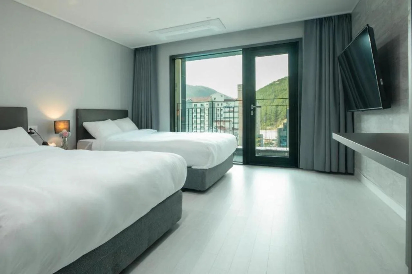 Miami Jeongseon Hotel