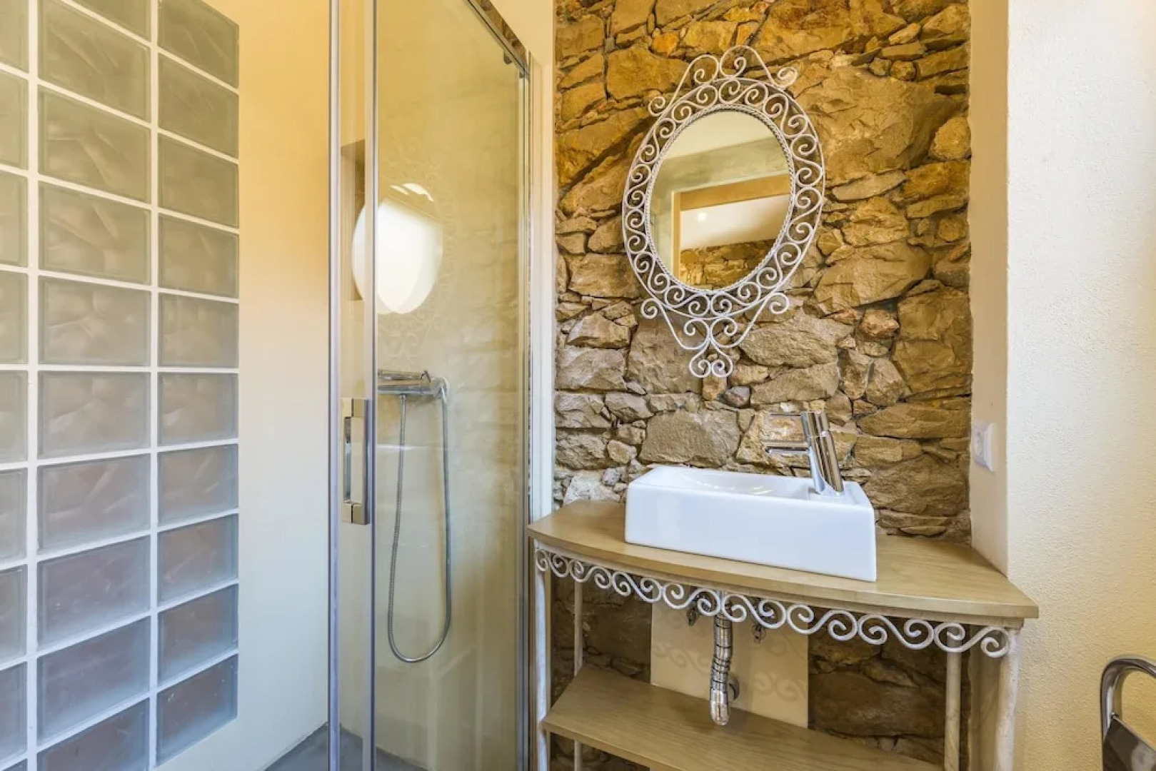 Property With 10 Bedrooms in Quelfes, With Wonderful sea View, Private