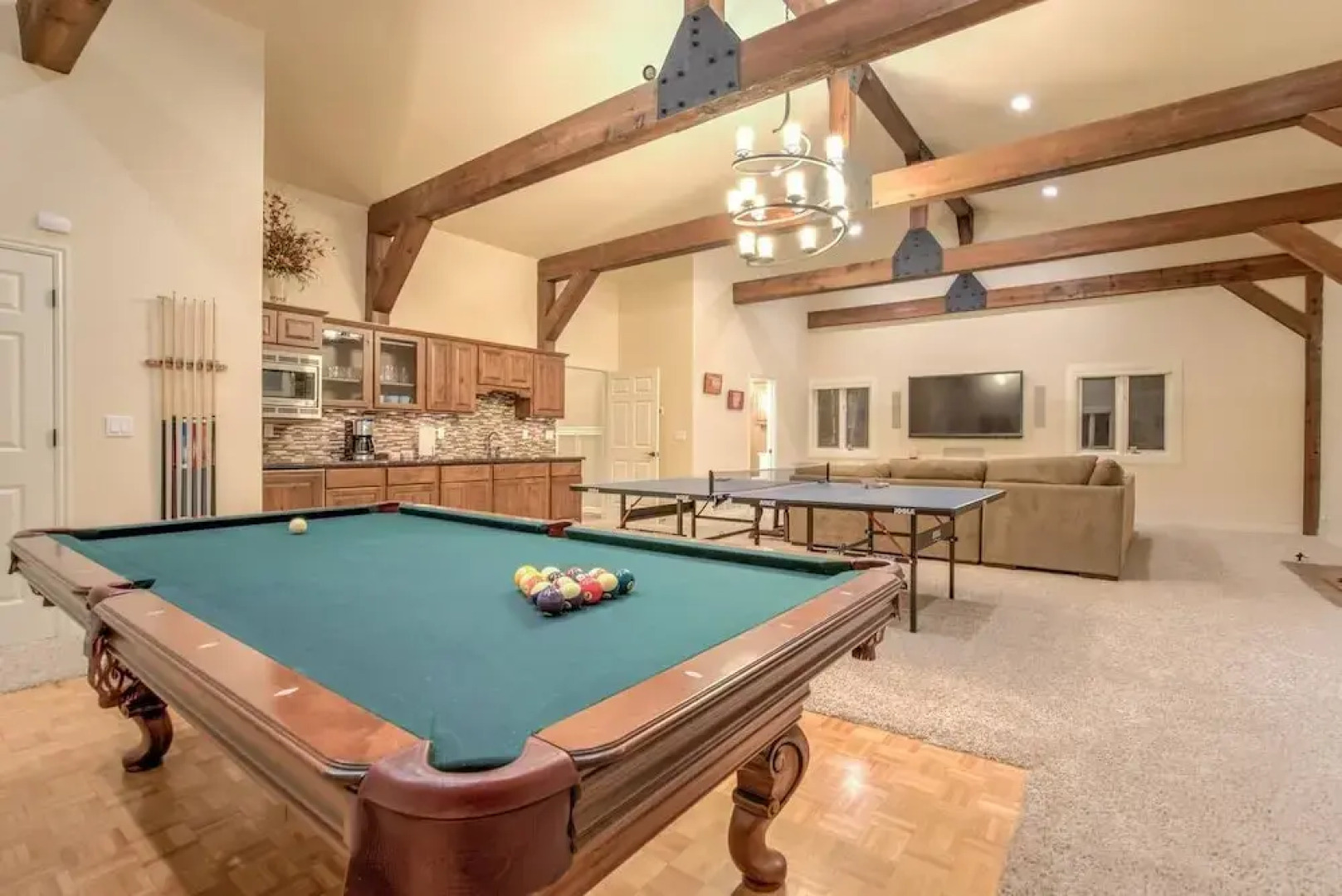 5BR Poe Manor Entertain,hot Tub+has Everything!