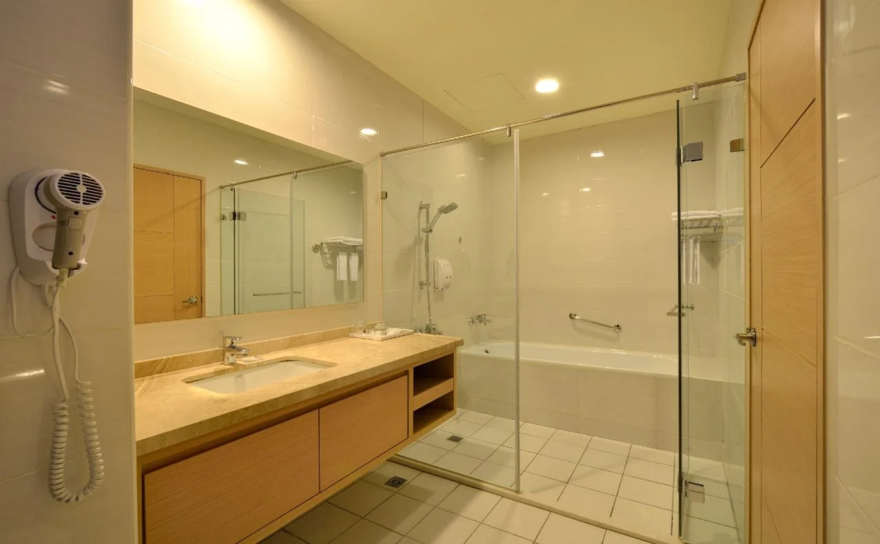 Ever Delightful Business Hotel