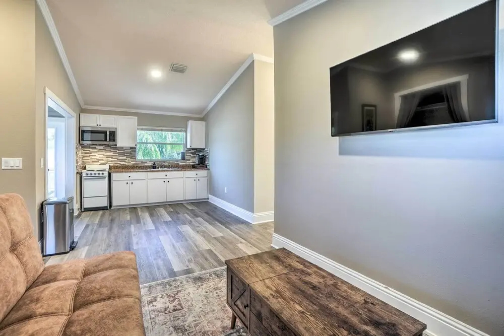 Charming Port Richey Retreat w/ Shared Dock