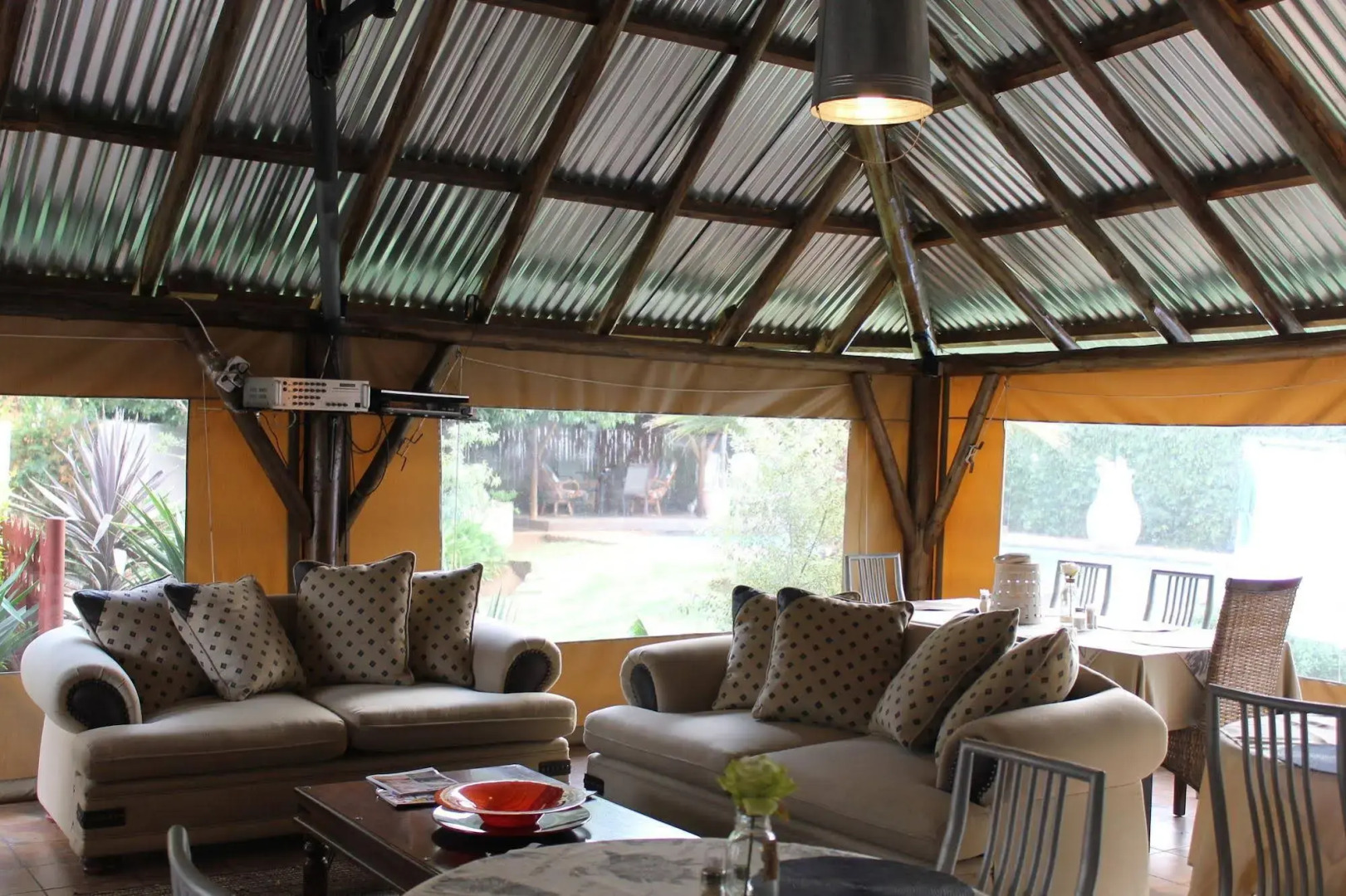 Fin and Feather Guesthouse