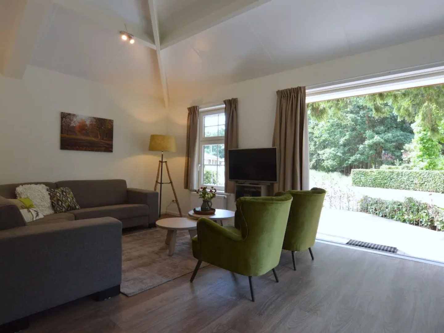 Contemporary Holiday Home on the Veluwe With Sauna and Hottub in the Garden