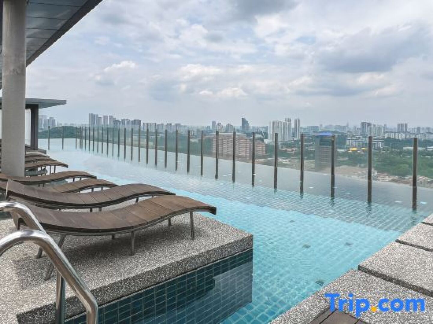 Serdang, Near Mrt & Apu & Pavilion BJ, 1-6Pax