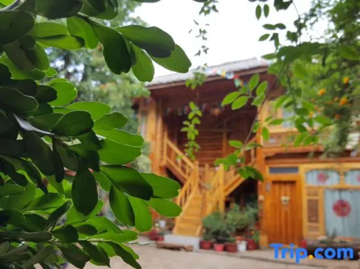 Qiuniang House Lugu Lake