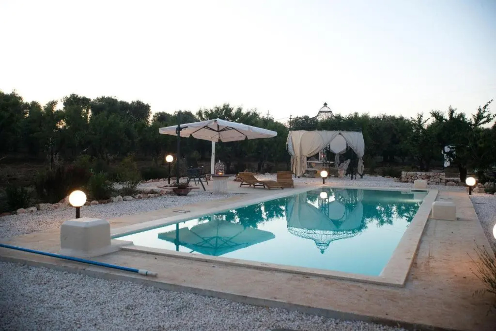 Lamia Tipica con Piscina