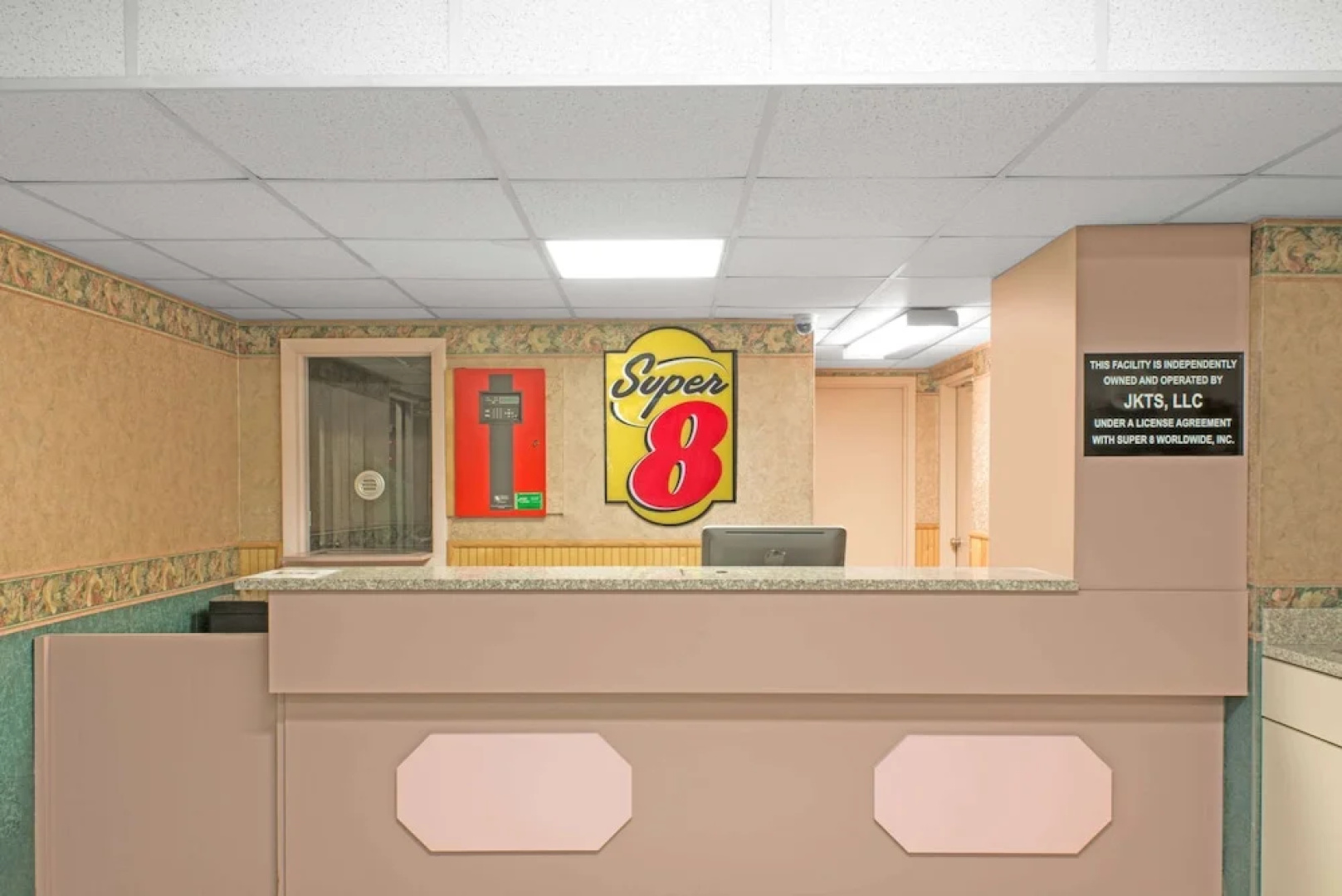 Super 8 Wapakoneta