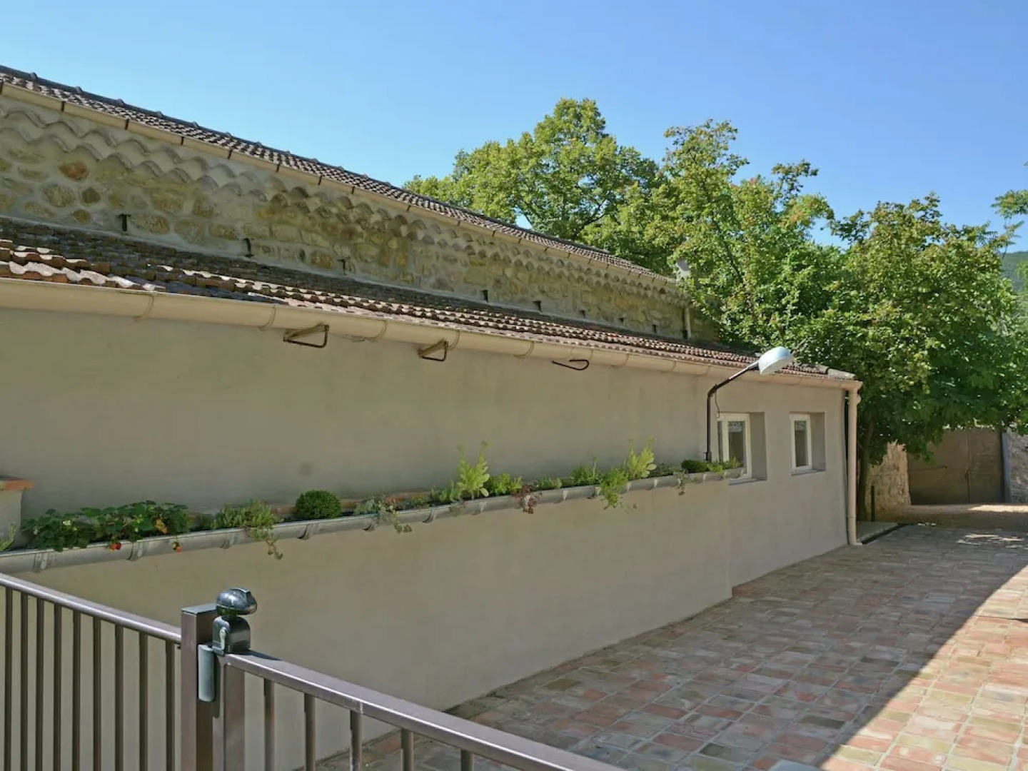 Quaint Villa With Private Pool in Molières-sur-cèze