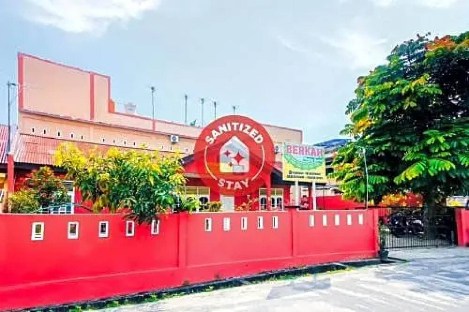 Spot On 2370 Berkah Homestay Syariah