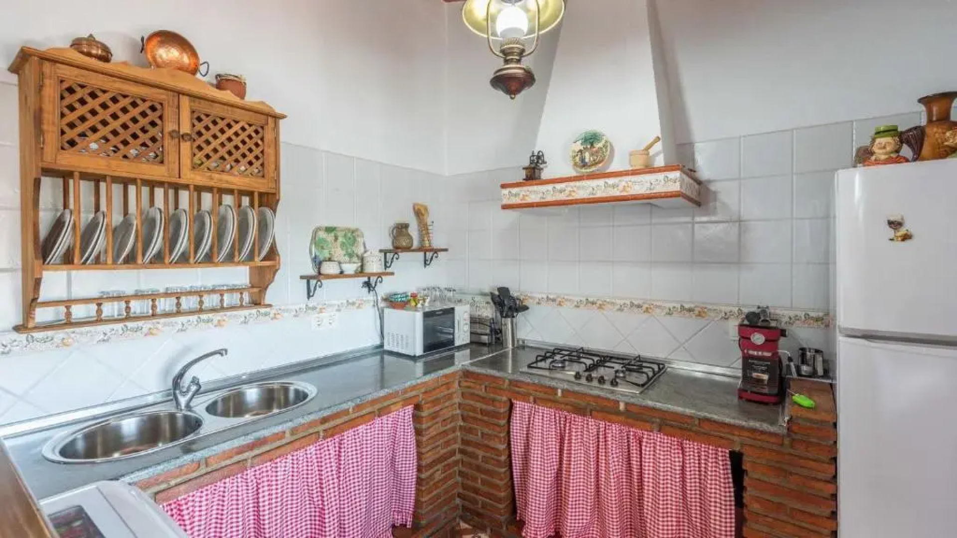 Casa Lola Sayalonga by Ruralidays