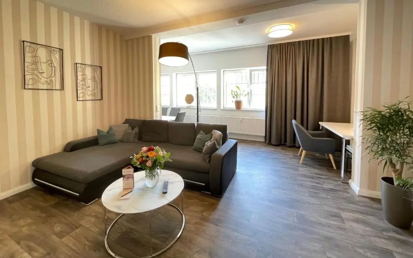 Zur Altstadt - Am Fuße der Osterburg - Gaststätte, Pension, FEWO