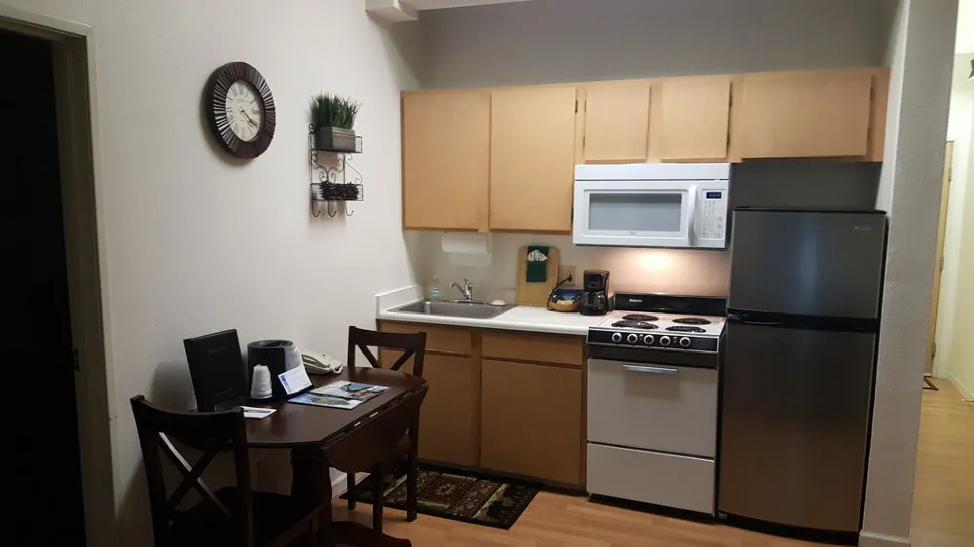 Totem Hotel and Suites