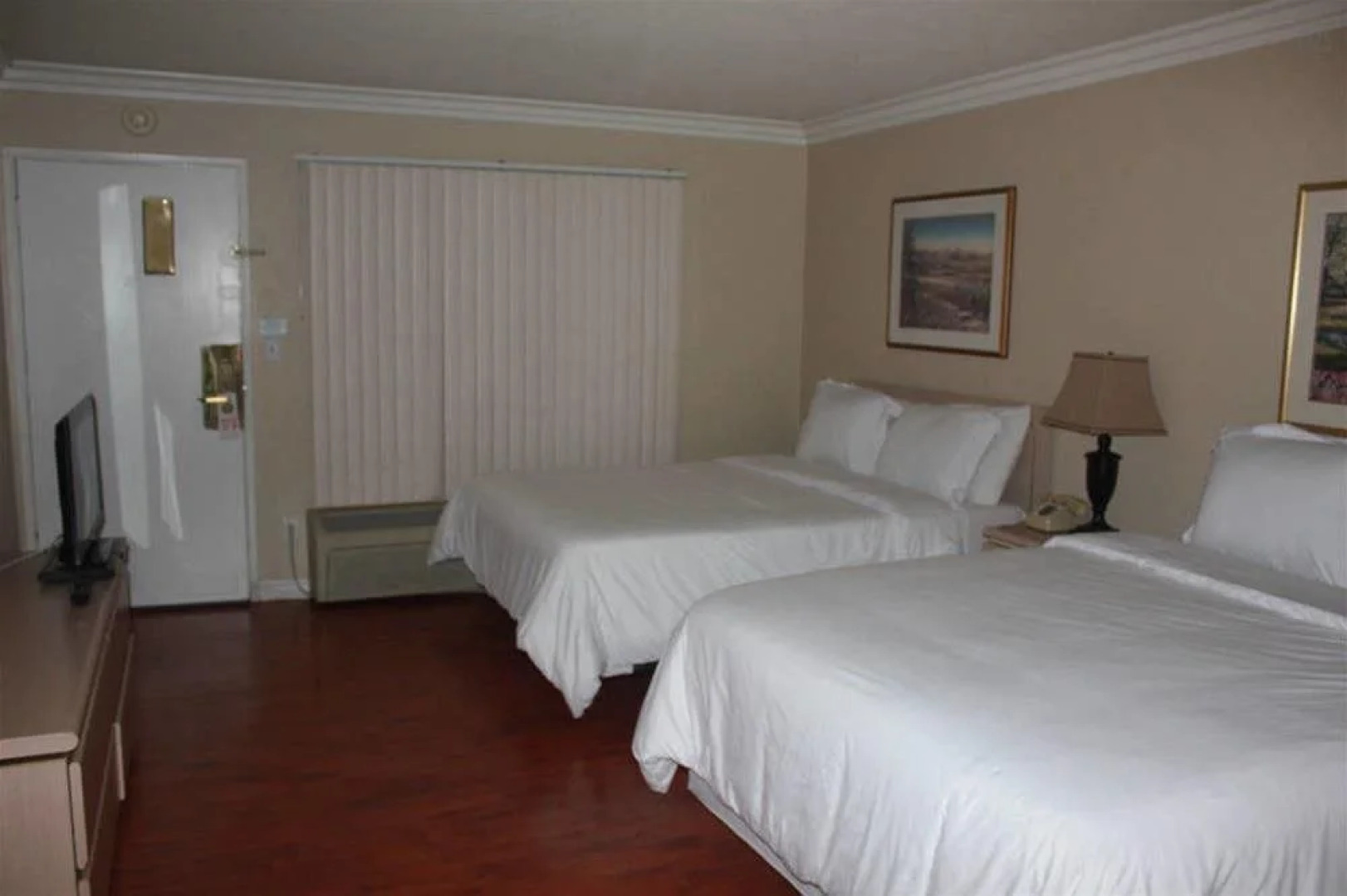 Guest Inn & Suites