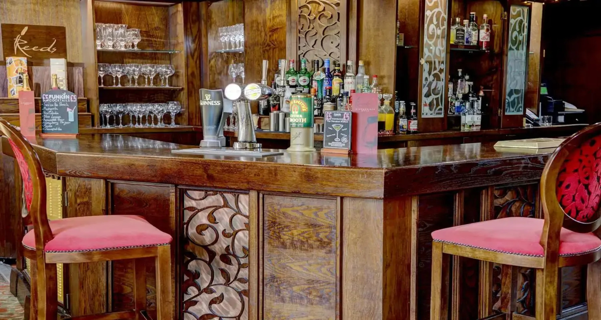 Best Western Plus Pastures Hotel