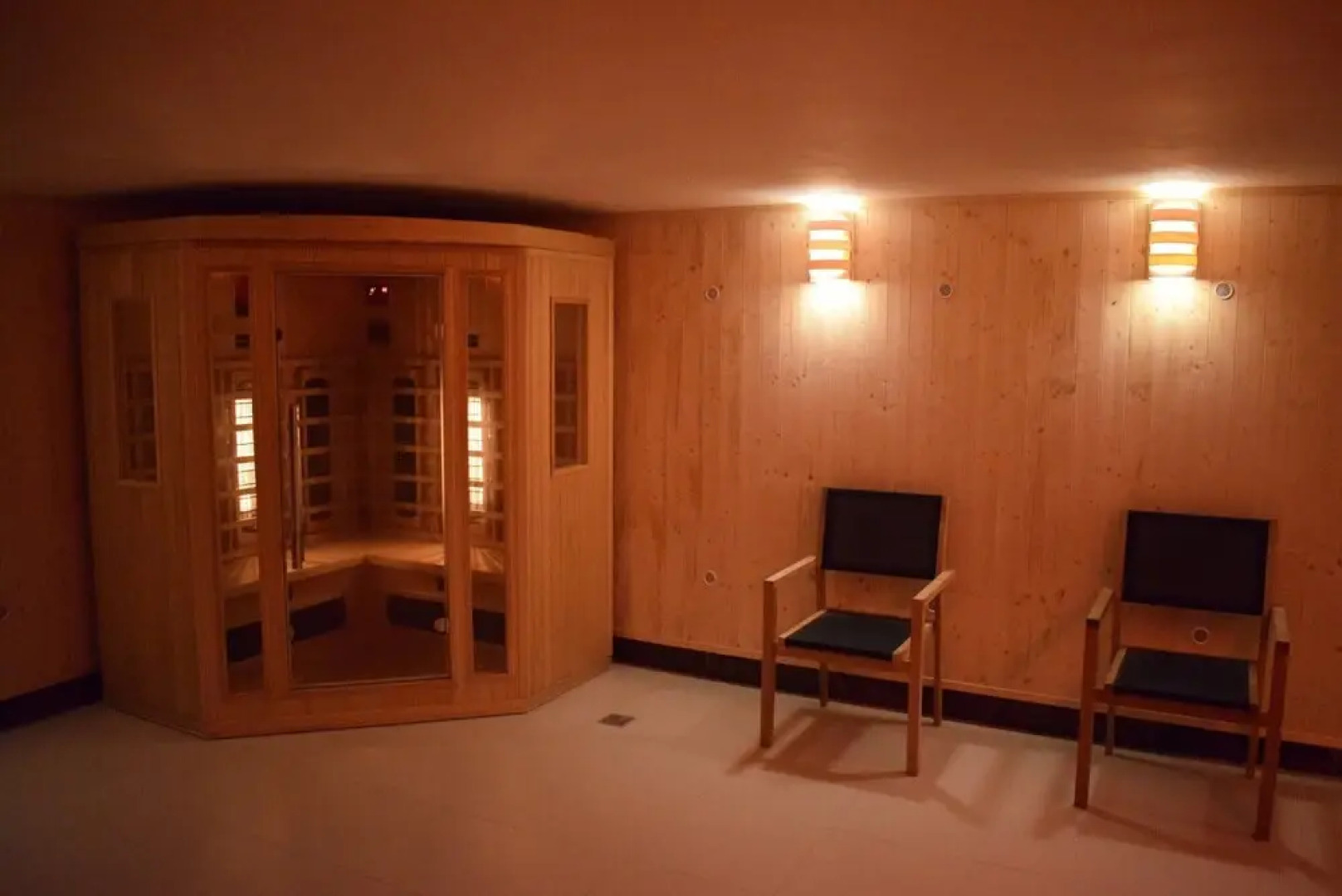 Villa in Lesany With Sauna and Jacuzzi