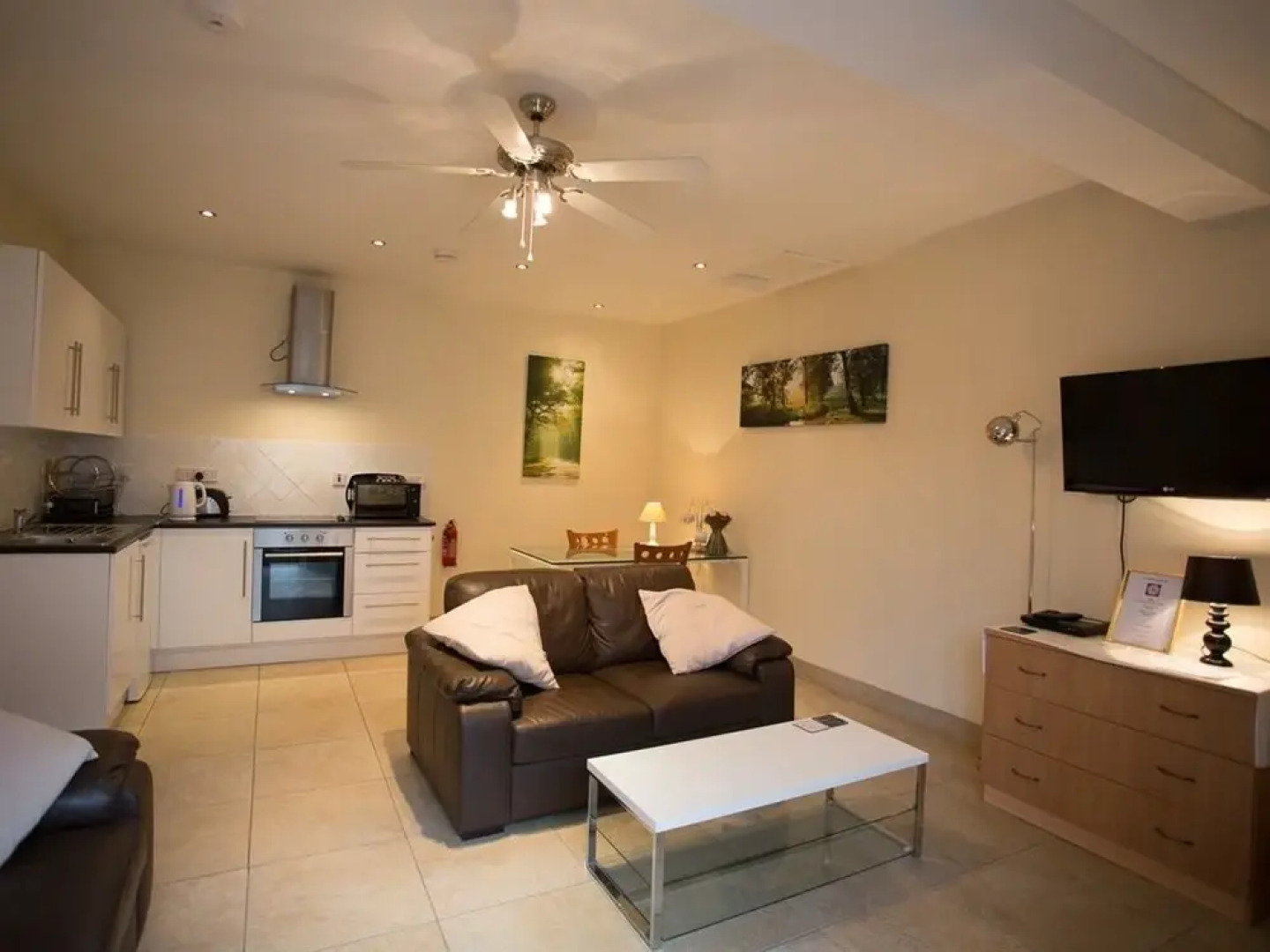 Treetops Cottages & Spa