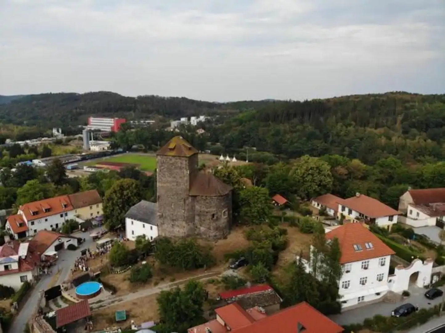 Sazava River Cottage With Boating Experience