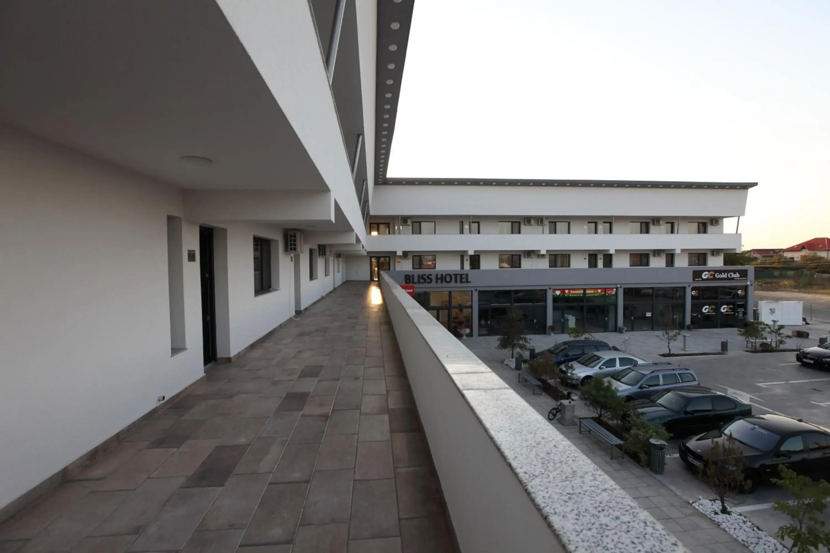 Bliss Hotel and Apartments