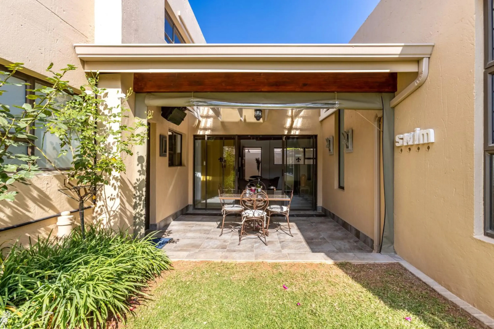 Fleur de Lis Guesthouse