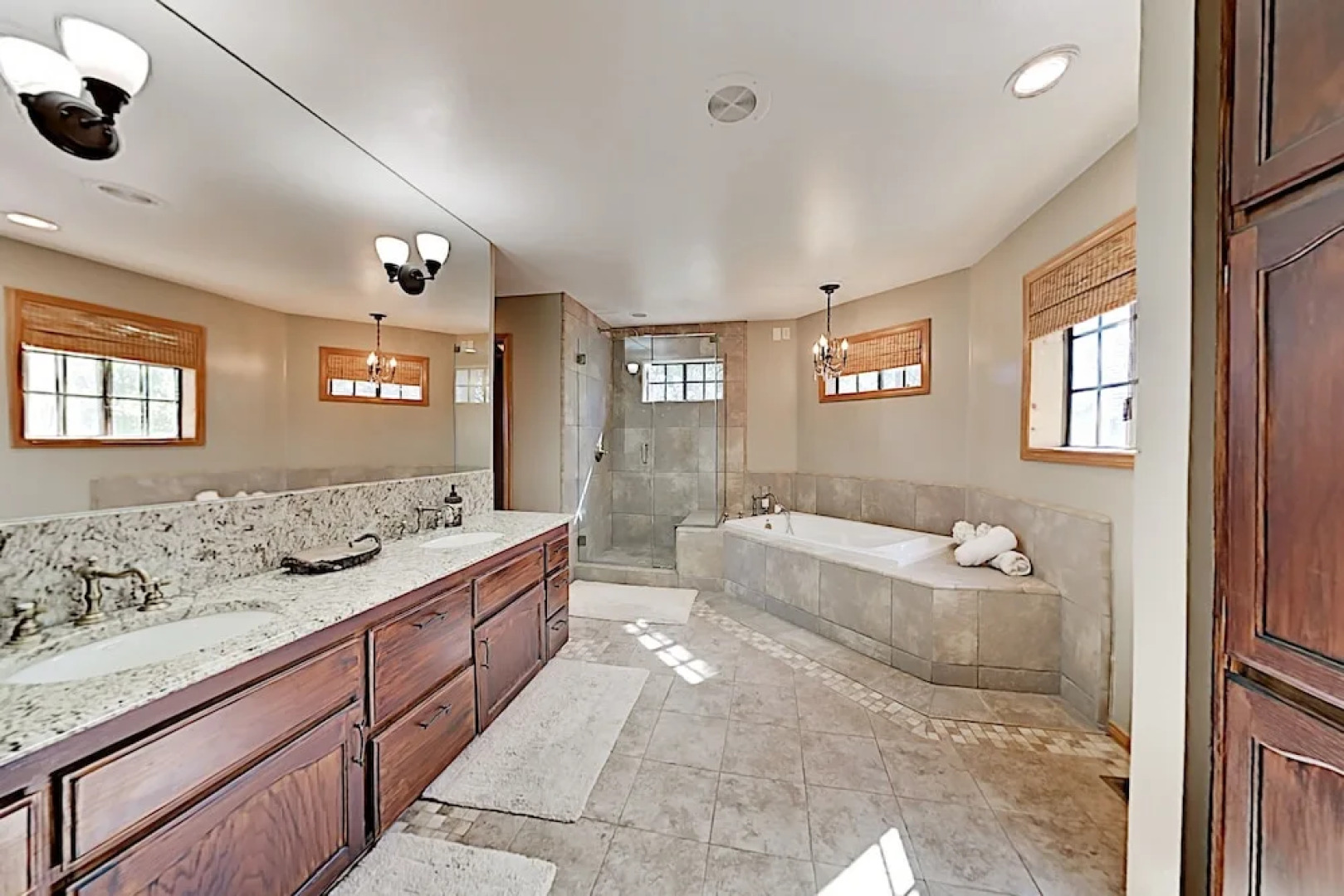 1216kodi 3 Bedroom Home