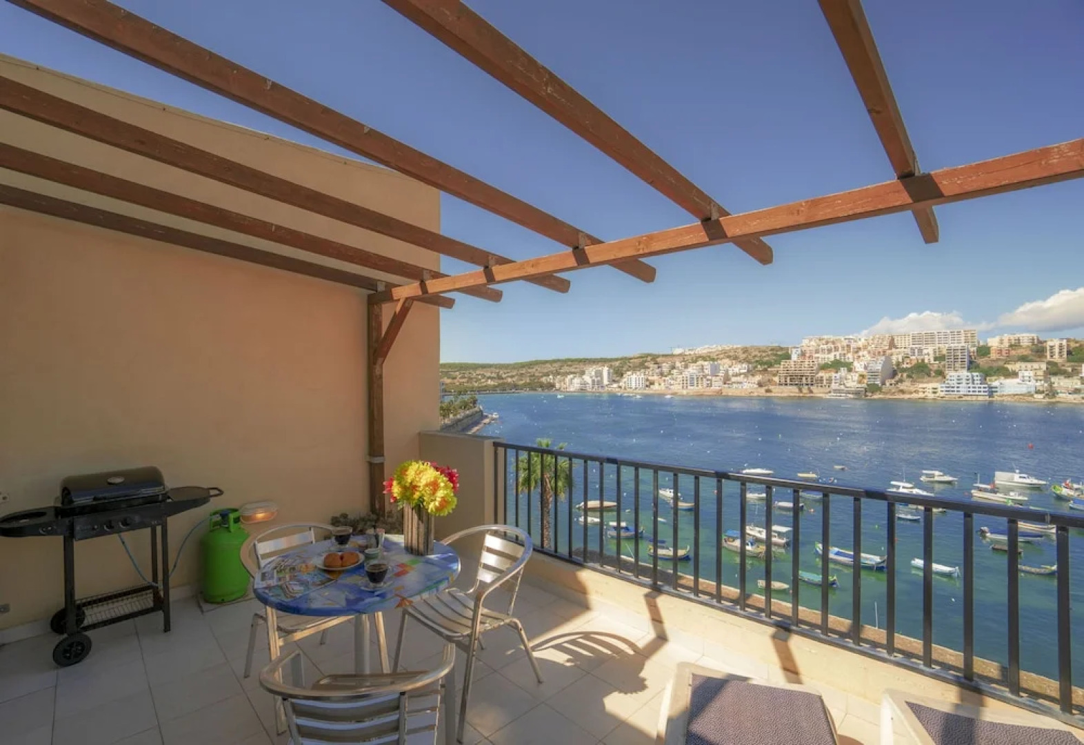 Getawaysmalta - Harbour Lights Seafront Penthouse With Terrace St Paul's Bay