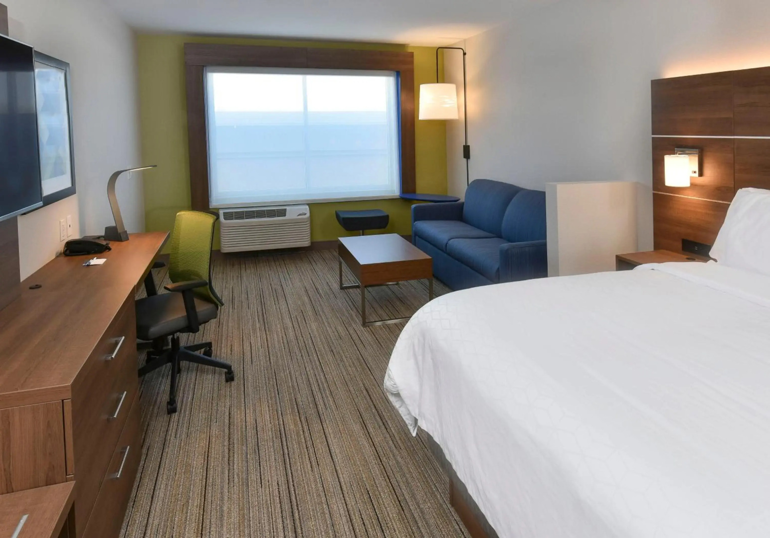 Holiday Inn Express & Suites Madisonville by IHG