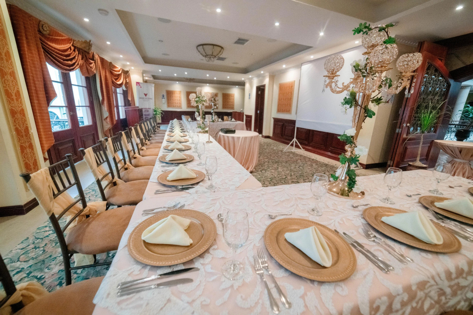 Grand Victoria Boutique Hotel