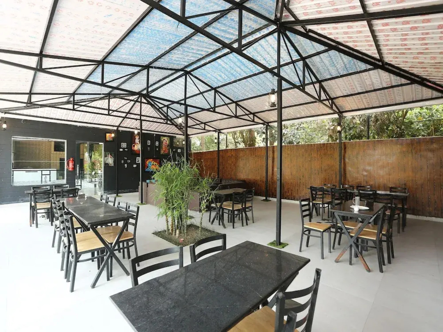 Capital O 24794 Aaryavan Resorts