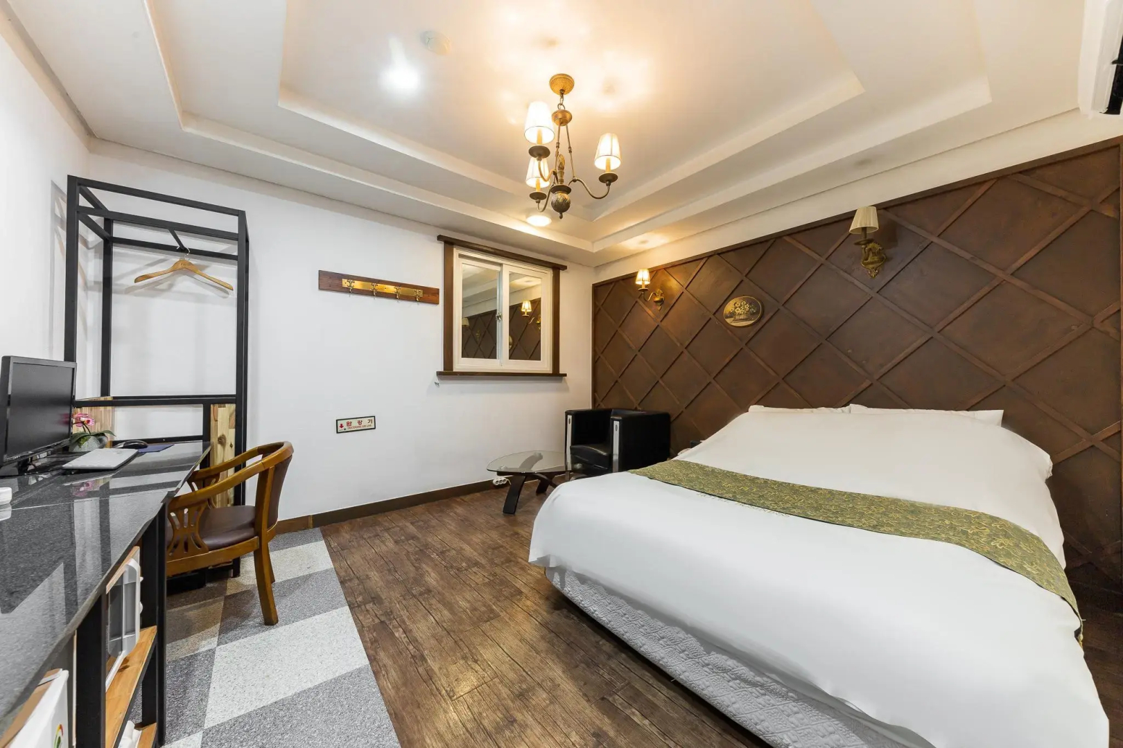 Business Hotel