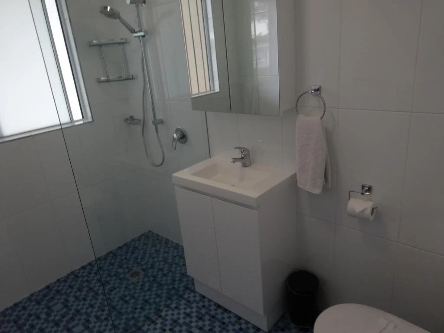 Lakefront Simplicity