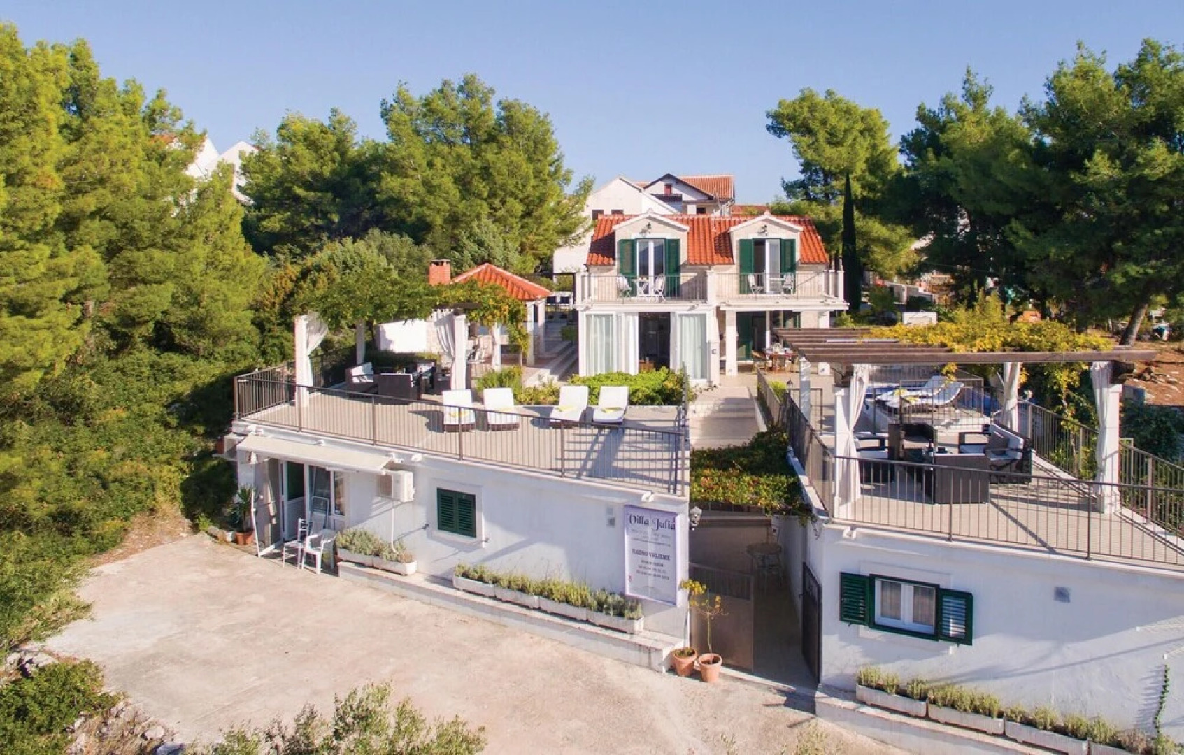 Amazing Home in Milna With Wifi and 6 Bedrooms