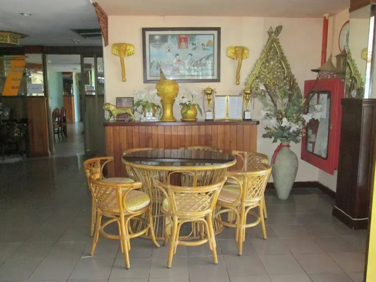 Royal Jommanee Hotel