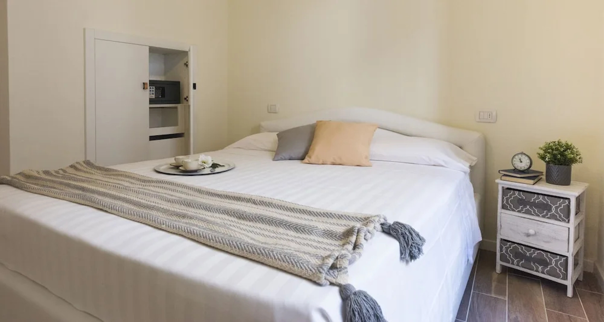 Altido Wood and White With Lake View