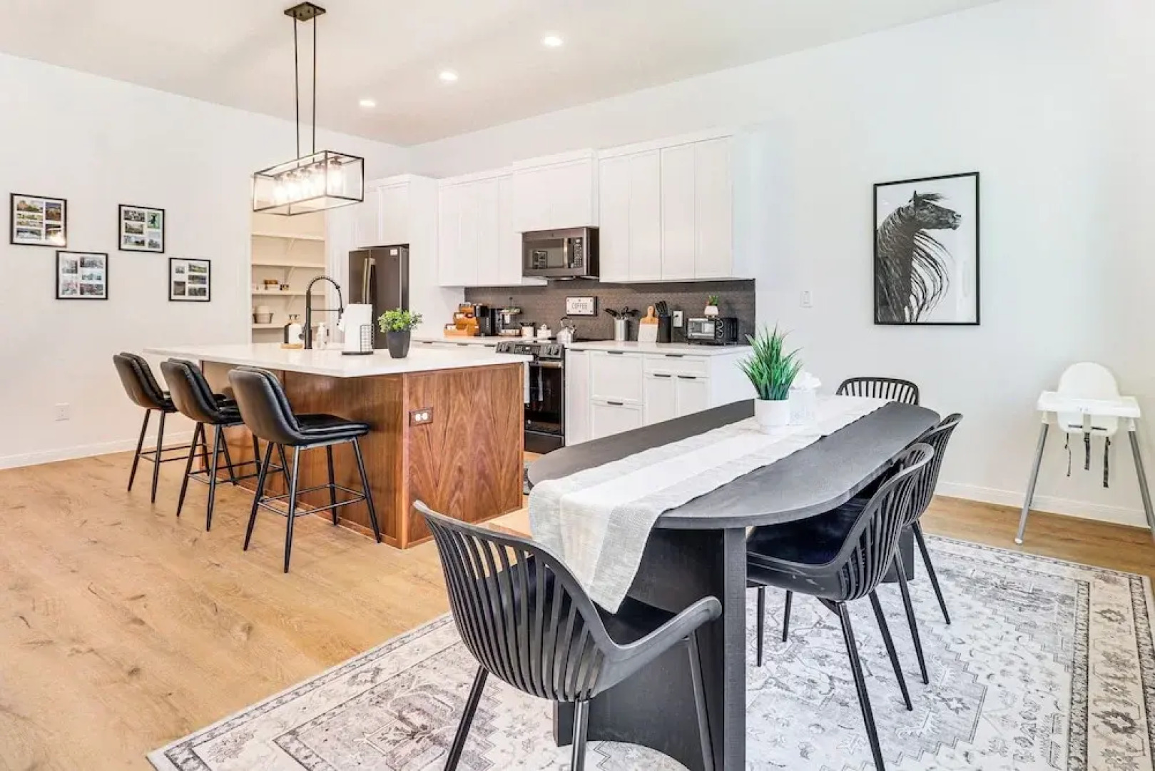 Hot Tub & Fire Pit: 'evergreen Escape' in Bastrop!