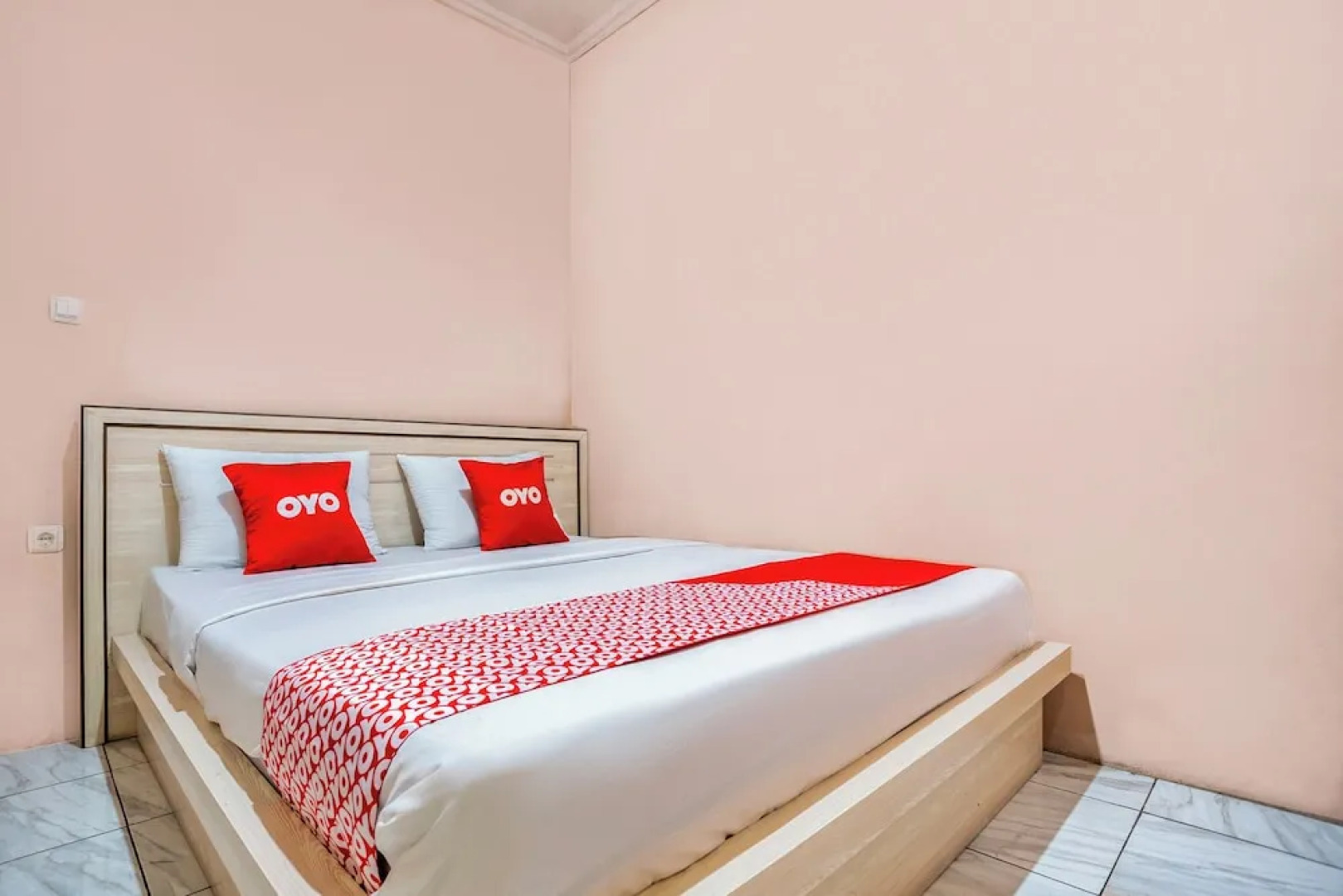 SPOT ON 2974 Penginapan Roma 88