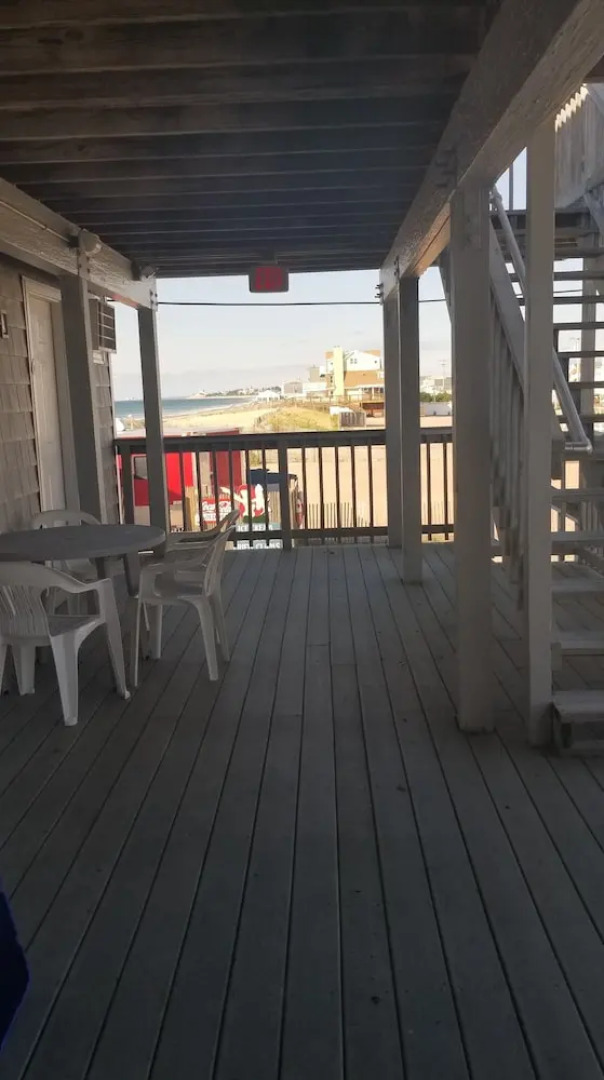 Sandcastle Beachfront Inn