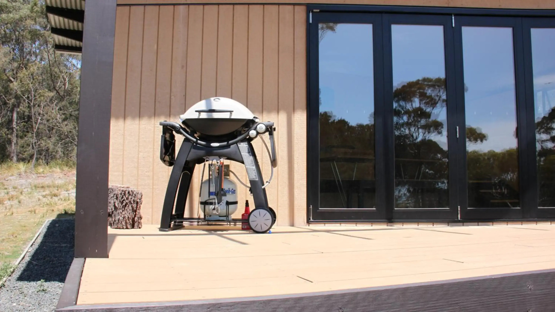 BAY OF FIRES ECO HUT off grid experience at Binalong Bay