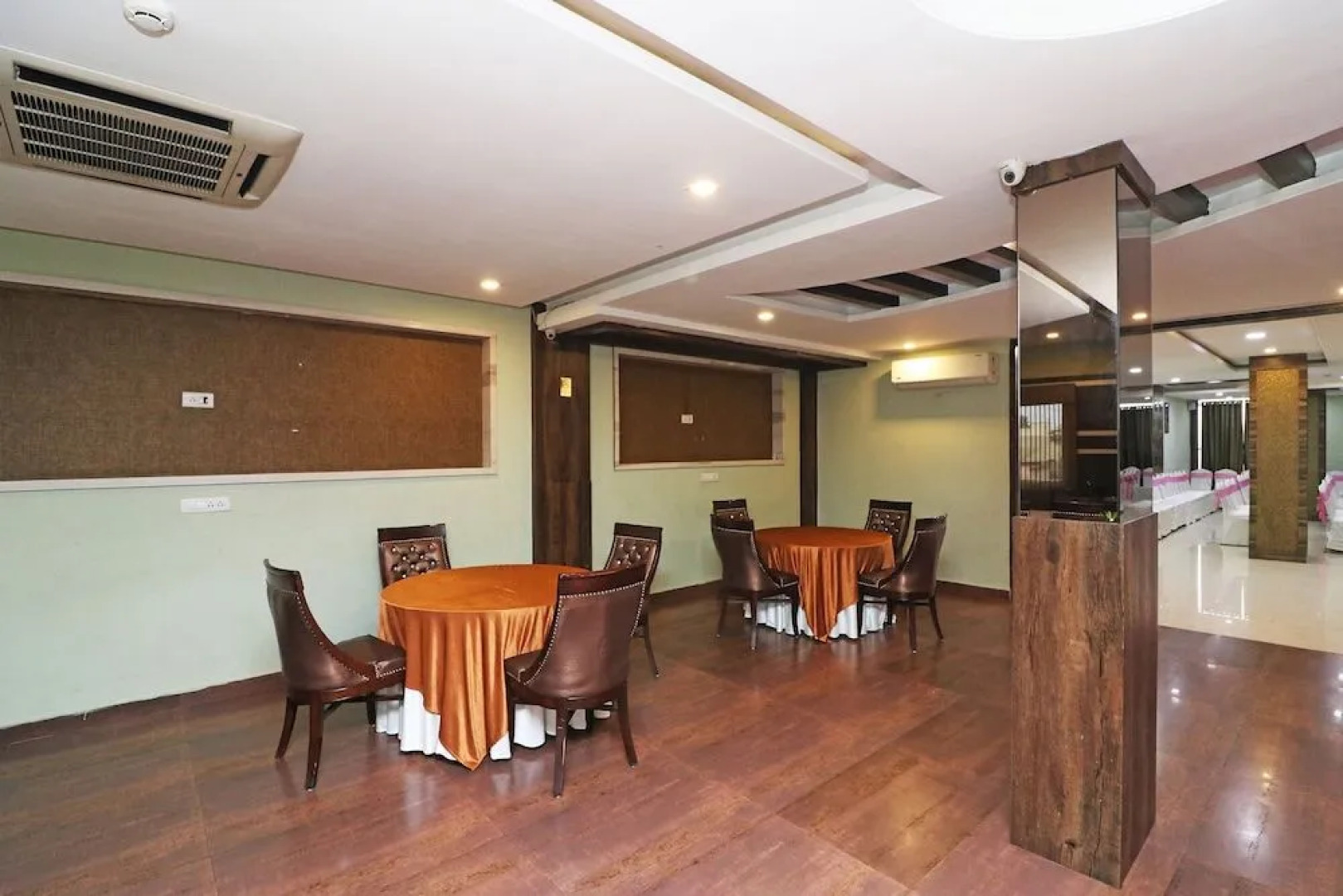 OYO 4906 Hotel Lotus