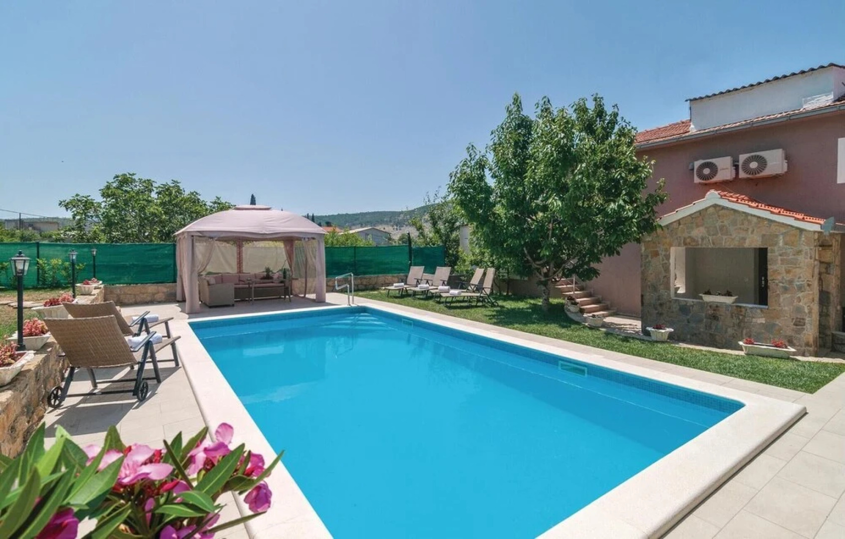 Nice Home in Srinjine With Wifi and 3 Bedrooms