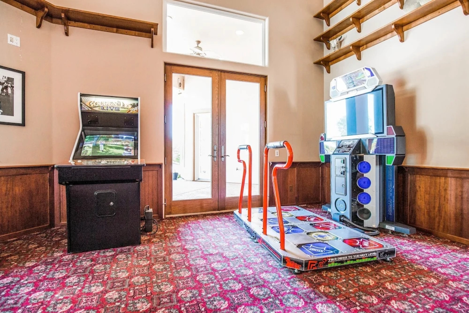 Mermaid by Avantstay Private Estate w/ Pool, Volleyball & Arcade!