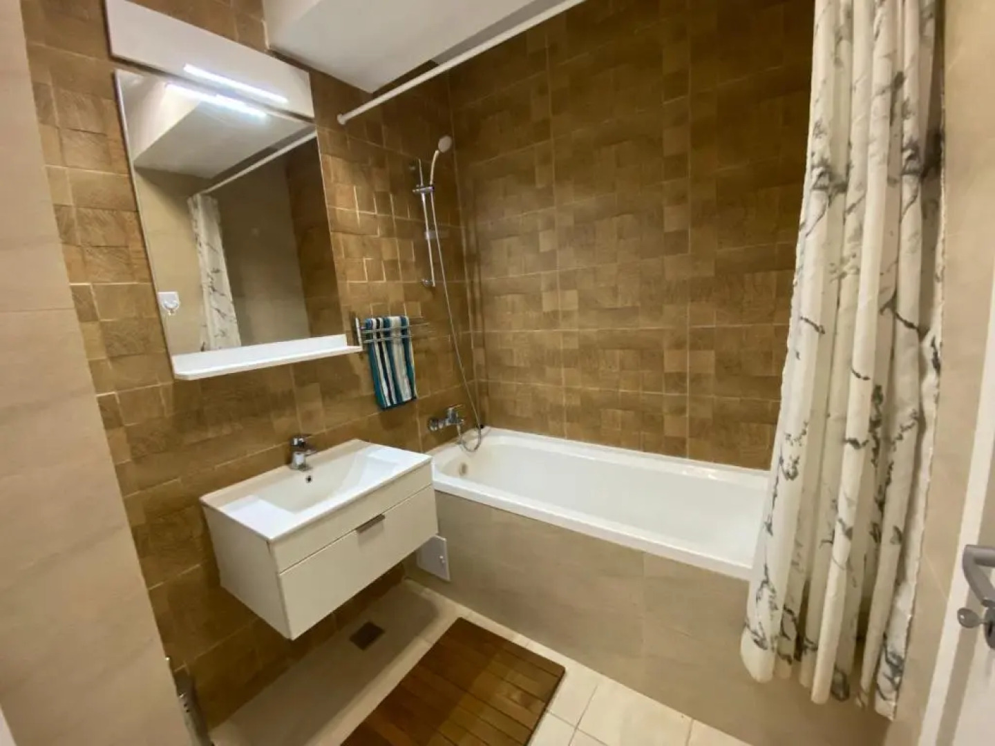 New building with private parking, big balcony and a stunning view