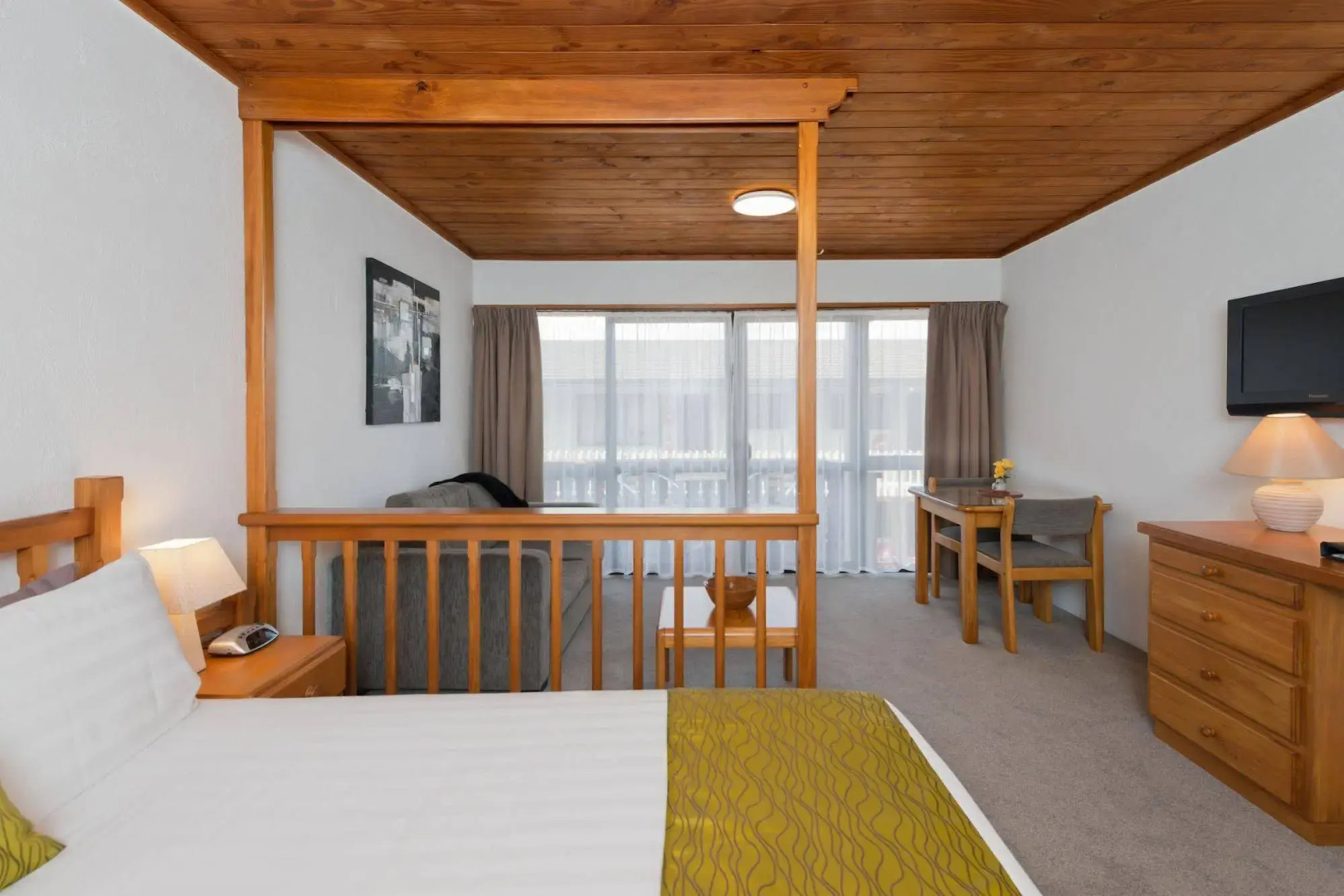 Swiss Chalet Lodge Motel