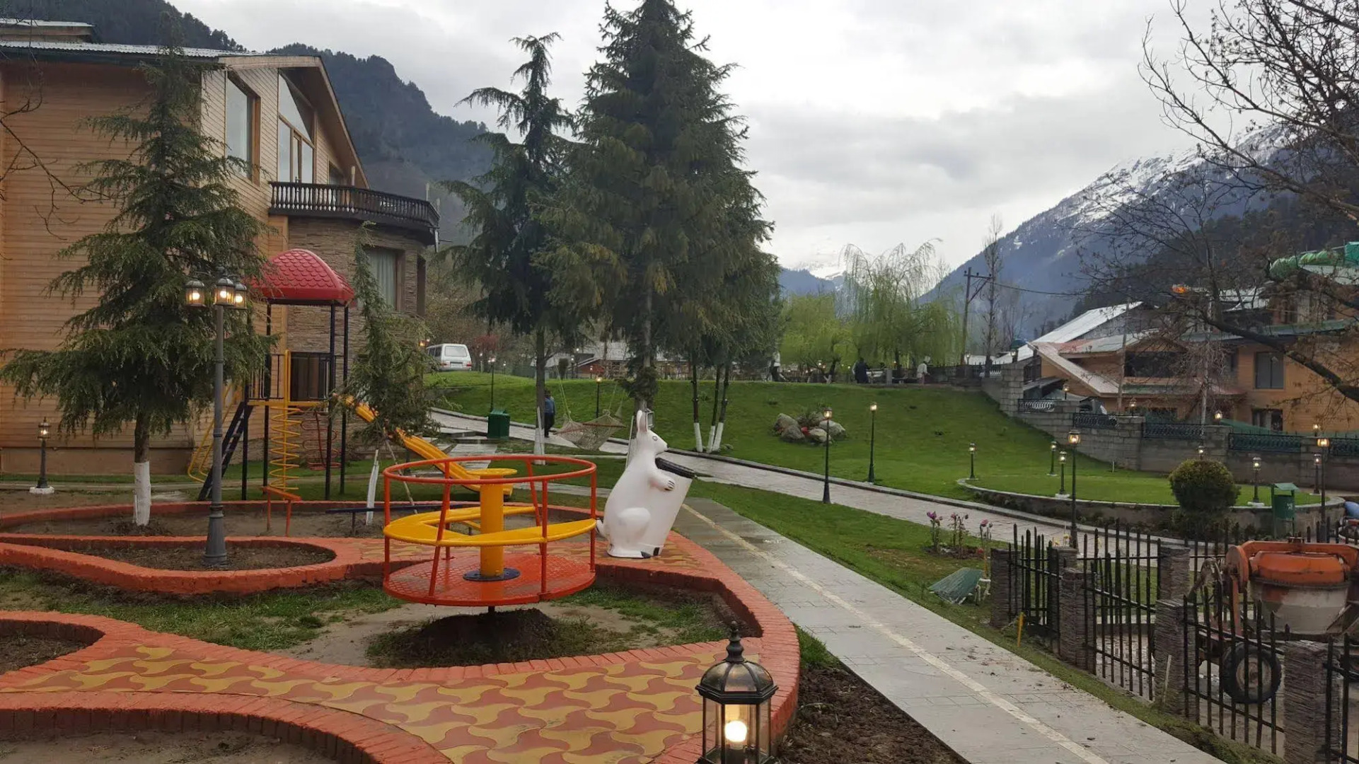 Hotel Pine Spring Pahalgam