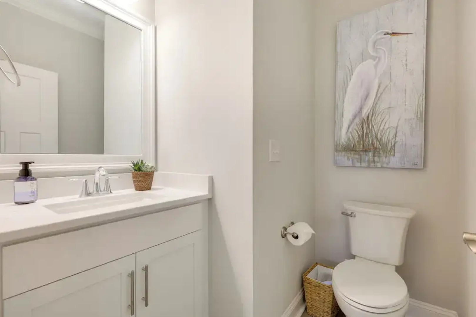 Spacious Home w/ Screened Patio in Wilmington!