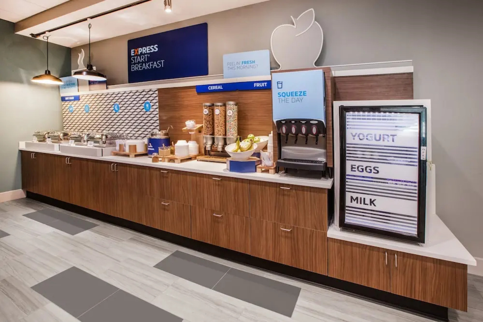 Holiday Inn Express & Suites Cincinnati North - Liberty Way