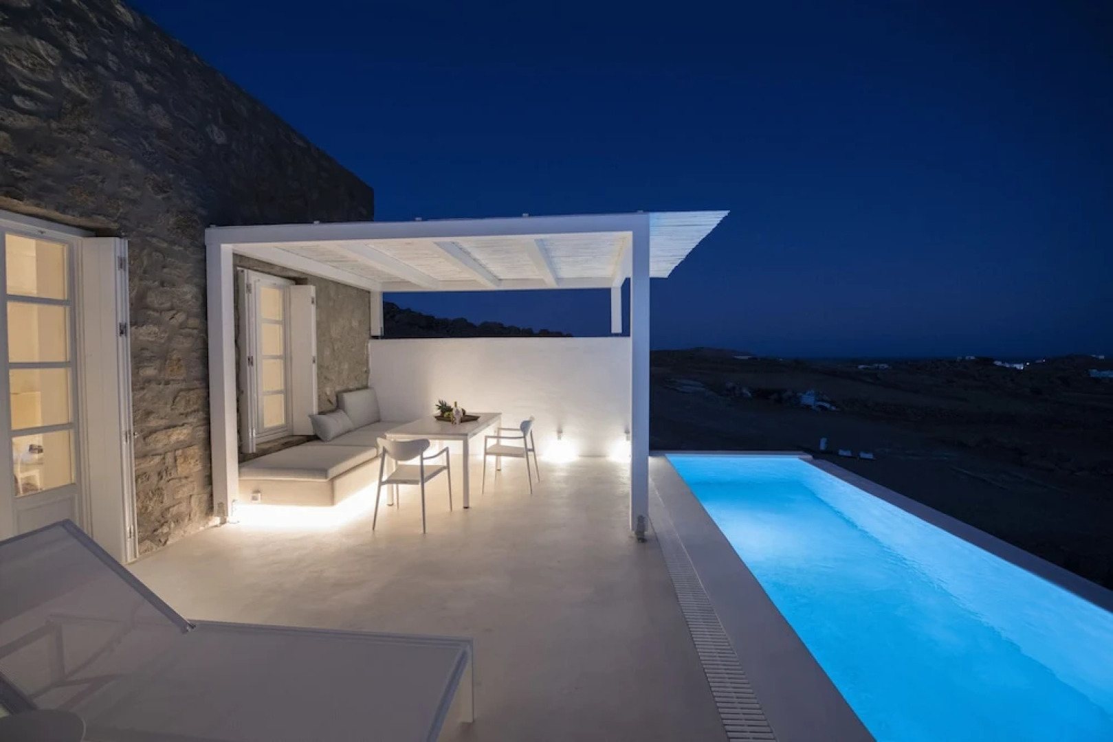 Ammonite Mykonos Private Suites