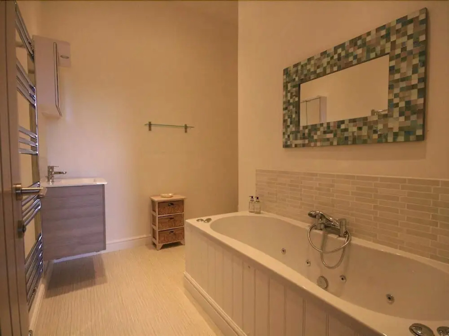 Hazelnut Barn, Bourton On The Water