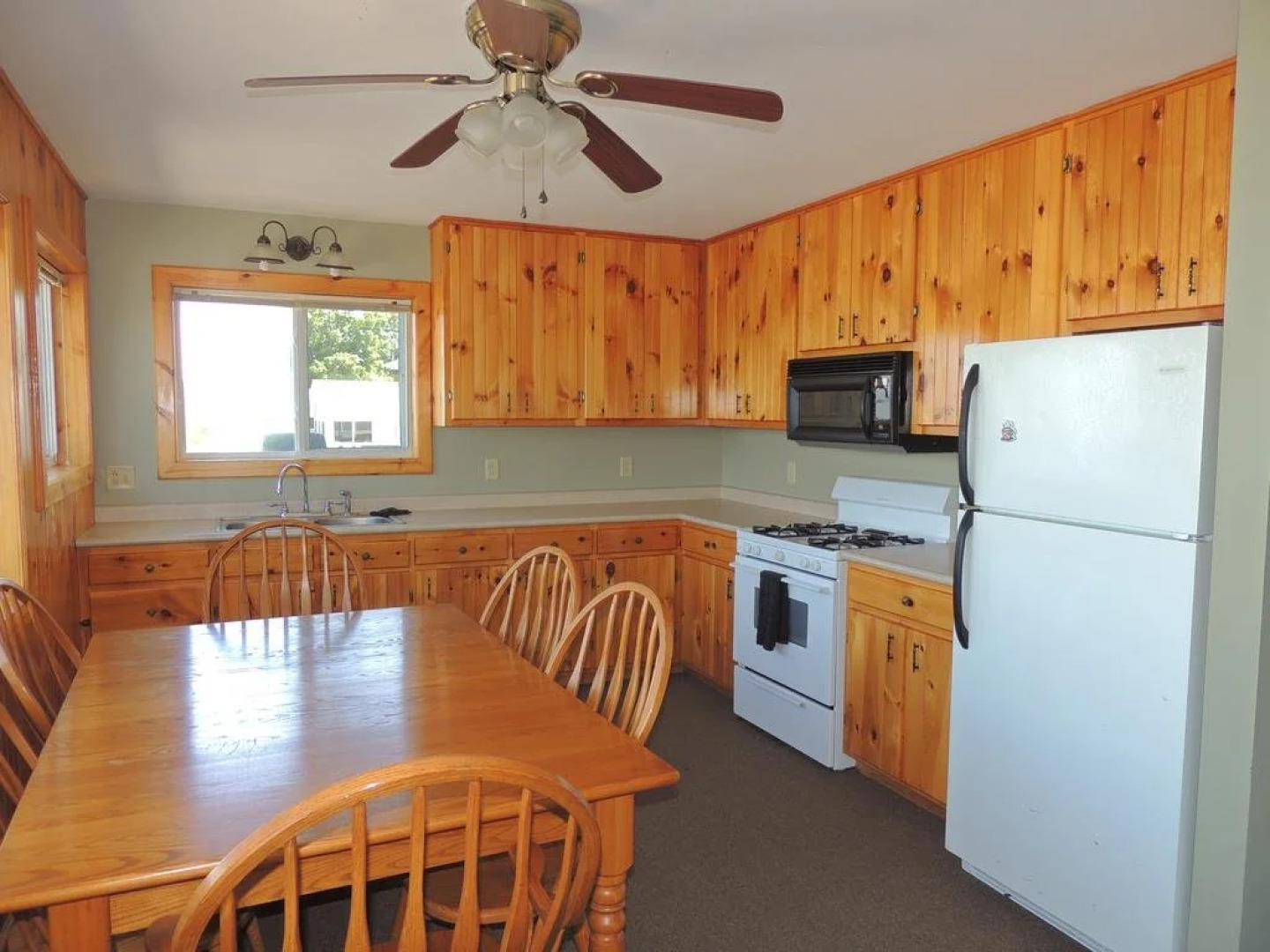 Angel Rock Waterfront Cottages and Vacation Homes