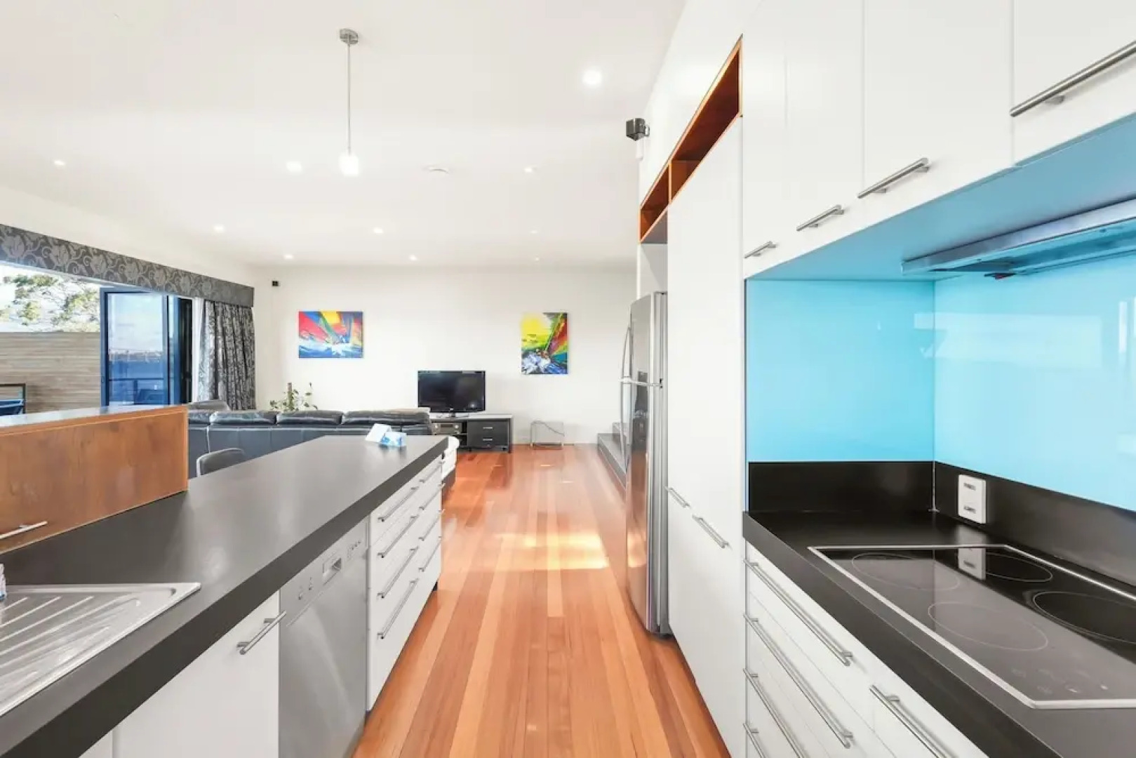 Waterfront Home - Gorgeous Views - 2 Bed