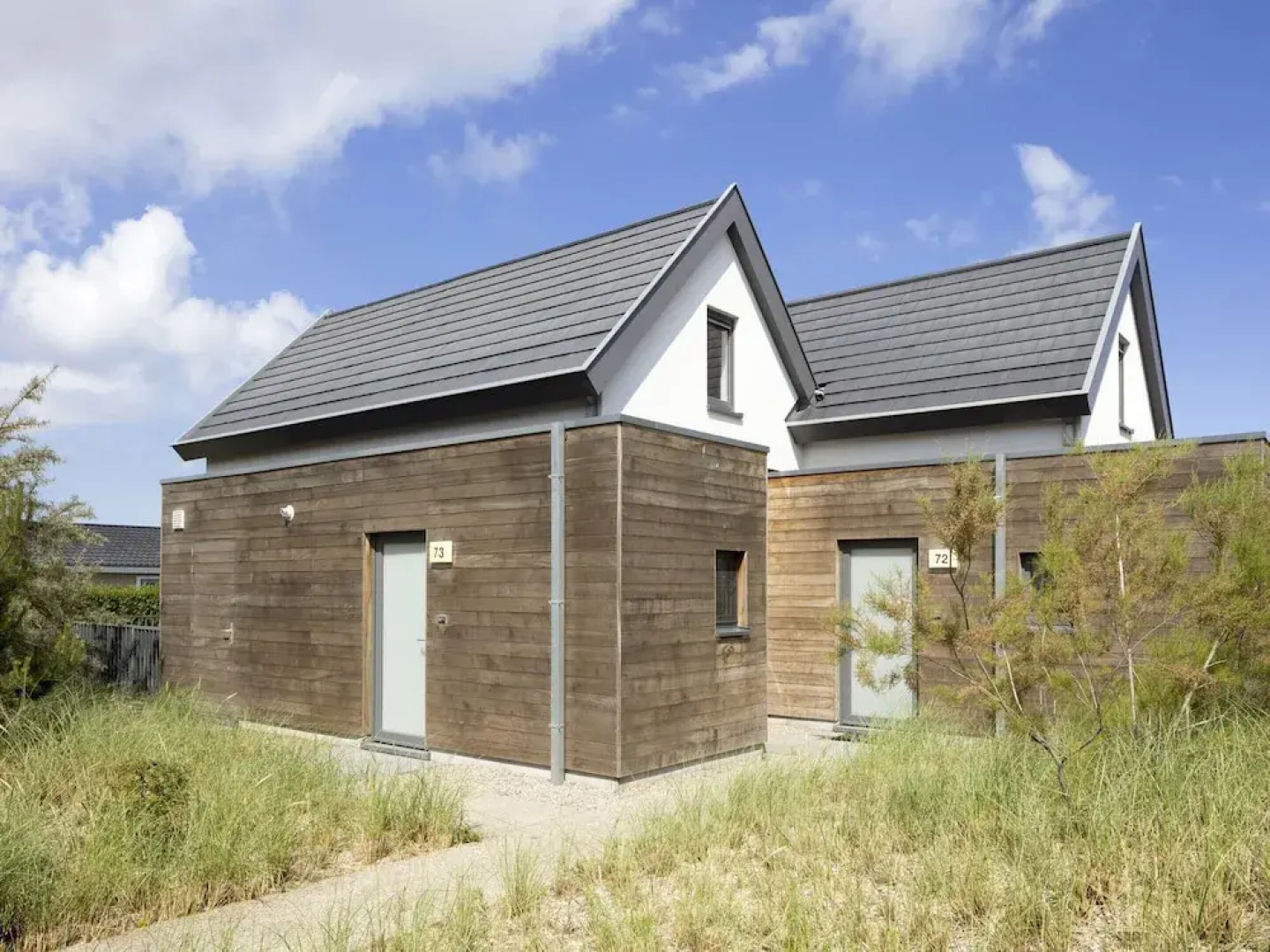 Modern Holiday Home, Near the Sea
